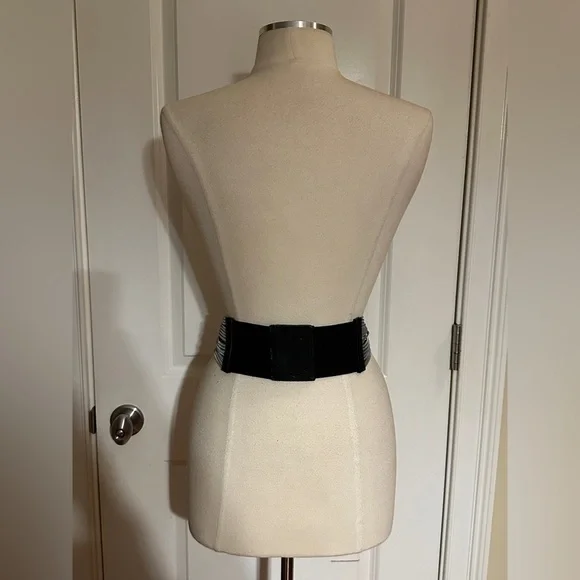 Unique Silver Zipper Belt - Picture 5 of 8